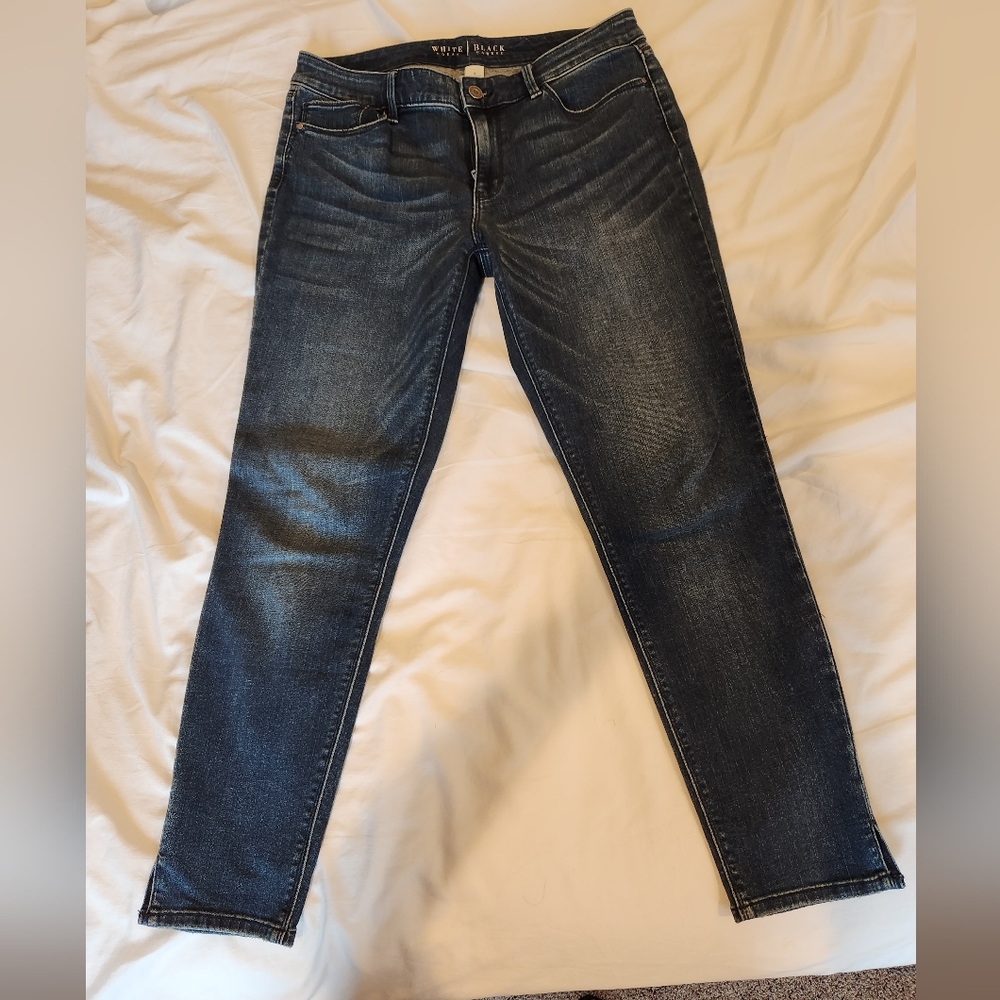 Dark wash White&Black ankle jeans. Size 8.